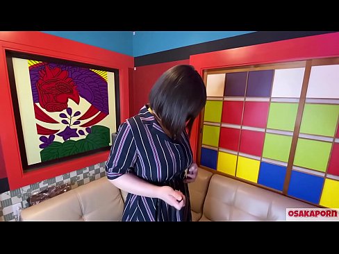 ❤️ جاپاني پياري وڏي سيني سان گڏ جنسي رانديڪن سان مشت زني ڪري ٿي ۽ هڪ orgasm آهي. هوءَ هڪ انٽرويو ۾ پنهنجي ڀوائتي تجربي بابت ڳالهائي ٿي. وڏيون چوڙيون ۽ وارن واري بلت زور سان روئي رهي آهي. اوساڪاپورن ❤️ ❌❤